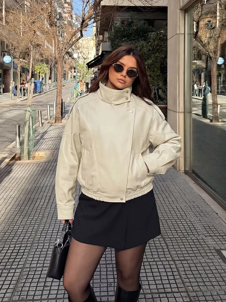 Women's Faux Leather Jacket Stand Collar Asymmetrical Zip Oversized Jacket Leather Coat for Women Office Casual Daily Wear
Women's Faux Leather Jacket Stand Collar Asymmetrical Zip Oversized Jacket Leather Coat for Women Office Casual Daily Wear