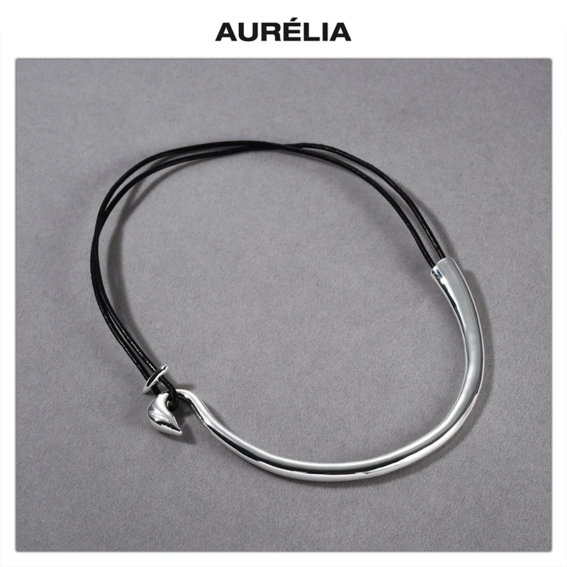 Europe Designer Black Sheepskin Rope Silver Color Necklace Bracelet Women High Quality Minimalist Jewelry Trend
Europe Designer Black Sheepskin Rope Silver Color Necklace Bracelet Women High Quality Minimalist Jewelry Trend