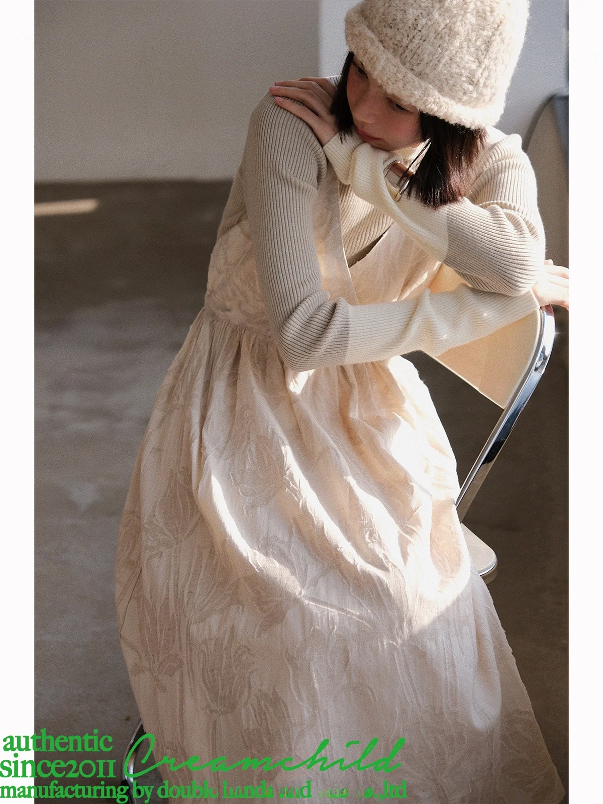 Женское льняное платье Crchild Autumn S с вышивкой, на бретельках, 2024, в японском стиле, с длинным рукавом, А-силуэт, миди, с V-образным вырезом
Женское льняное платье Crchild Autumn S с вышивкой, на бретельках, 2024, в японском стиле, с длинным рукавом, А-силуэт, миди, с V-образным вырезом