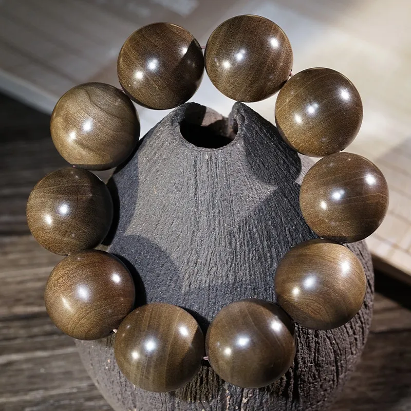 Eaglewood Old Mountain Sandalwood Prayer Beads Bracelet Collectible Wooden Bead Strand for Meditation and Playing Gifts
Eaglewood Old Mountain Sandalwood Prayer Beads Bracelet Collectible Wooden Bead Strand for Meditation and Playing Gifts