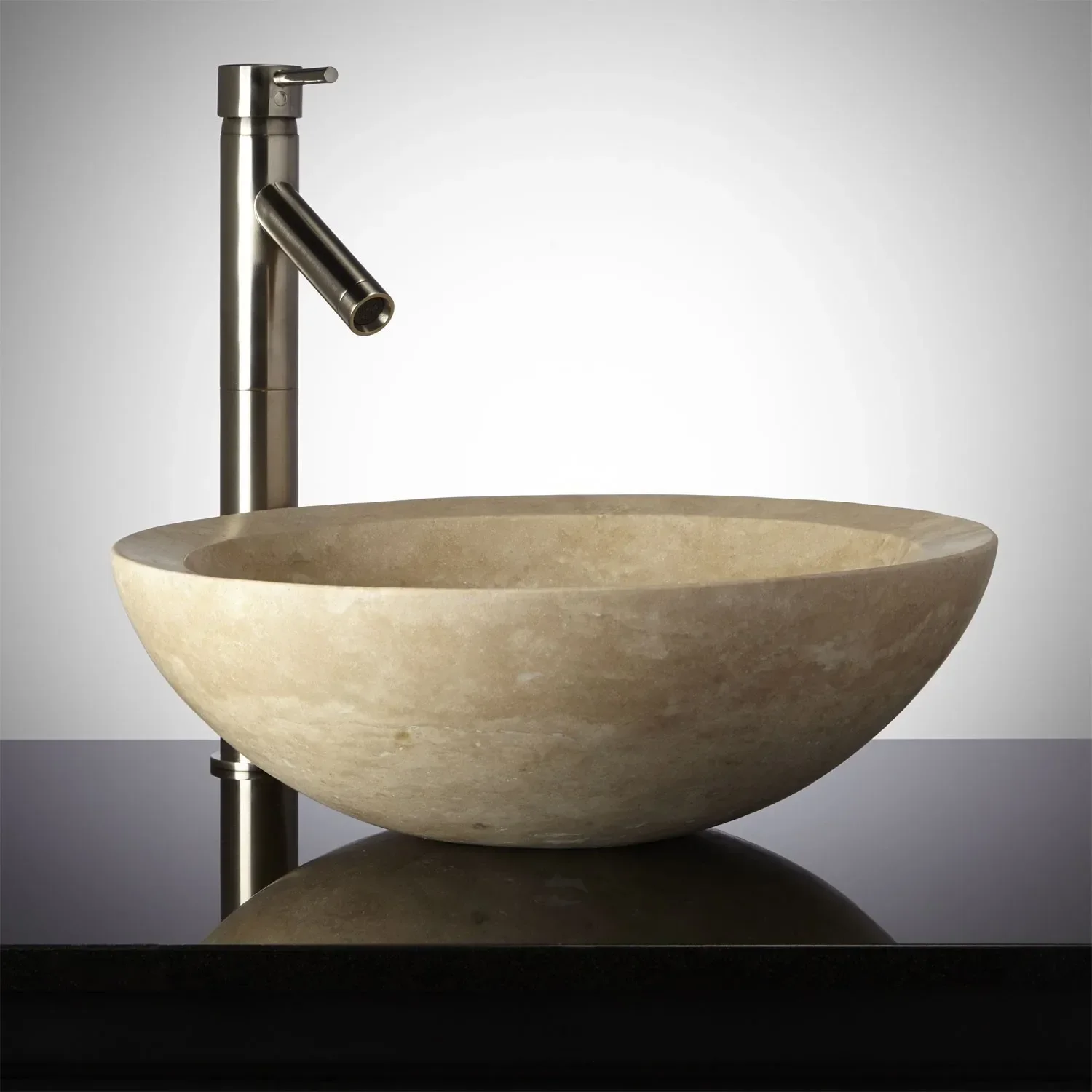 z Top Quality Polished Round Beige Travertine Natural Stone Vessel Art Hand Wash Basin Above Counter Sink for Bathroom
z Top Quality Polished Round Beige Travertine Natural Stone Vessel Art Hand Wash Basin Above Counter Sink for Bathroom