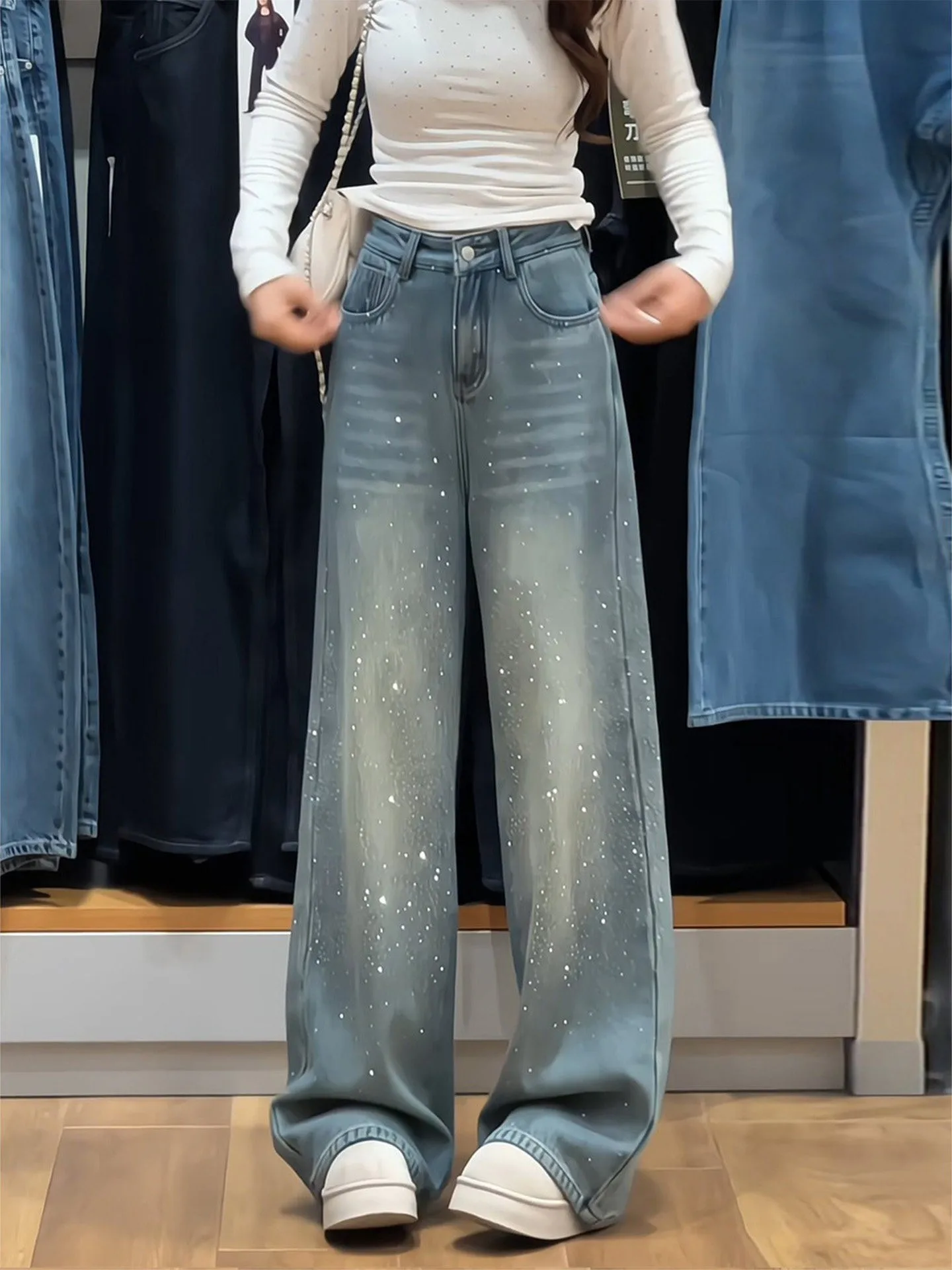 Джинсы женские больших размеров, синие, с высокой талией, с пайетками, прямые, широкие штанины, весенняя новинка
Джинсы женские больших размеров, синие, с высокой талией, с пайетками, прямые, широкие штанины, весенняя новинка