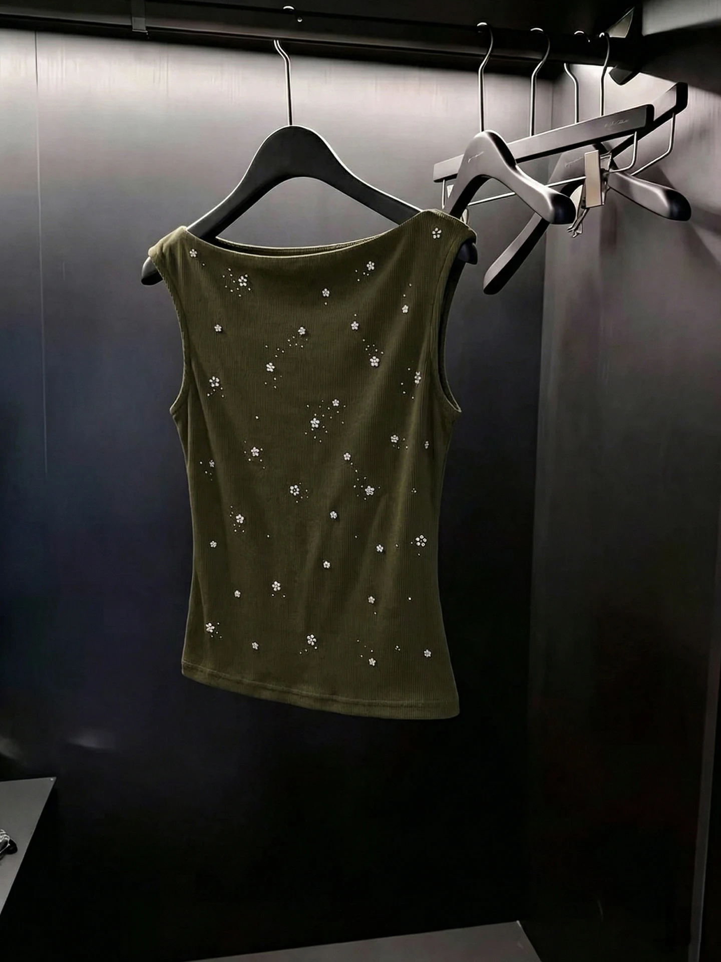 Retro Korean Style Slim Fit Women's T-Shirt Fashionable Versatile Design Summer 2026 Trendy Top Casual Comfortable Shirt
Retro Korean Style Slim Fit Women's T-Shirt Fashionable Versatile Design Summer 2026 Trendy Top Casual Comfortable Shirt