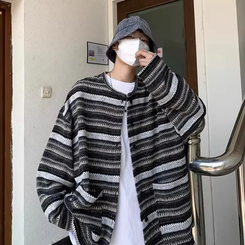 Повседневный вязаный свитер-кардиган с цветными блоками, свободный крой, мужская весенняя модная верхняя одежда с длинными рукавами и круглым вырезом, обеспечивает тепло
Повседневный вязаный свитер-кардиган с цветными блоками, свободный крой, мужская весенняя модная верхняя одежда с длинными рукавами и круглым вырезом, обеспечивает тепло