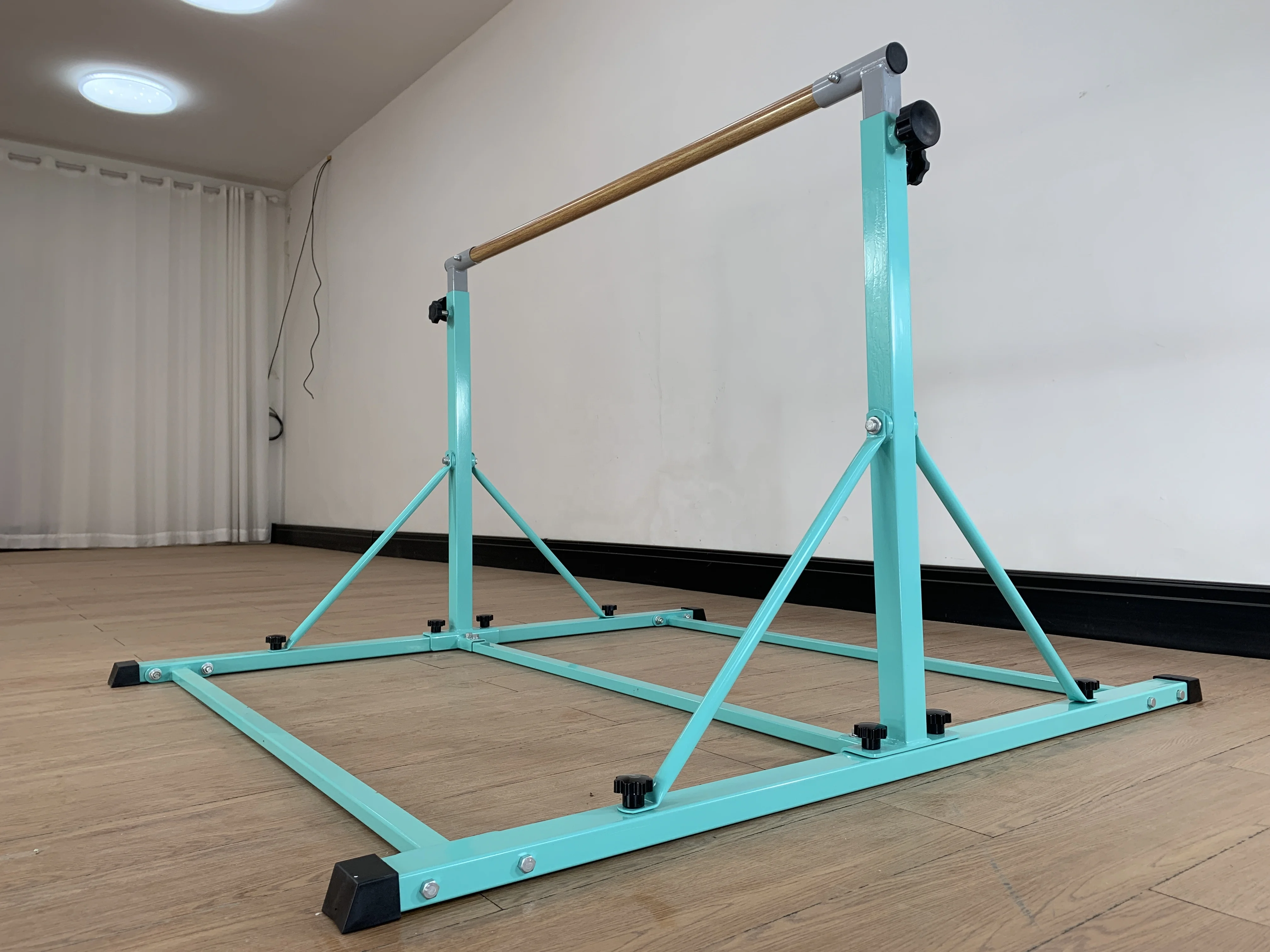 Adjustable Height Gymnastics Horizontal Bar for Training Children in Pull-Up Exercises for Indoor and Outdoor
Adjustable Height Gymnastics Horizontal Bar for Training Children in Pull-Up Exercises for Indoor and Outdoor