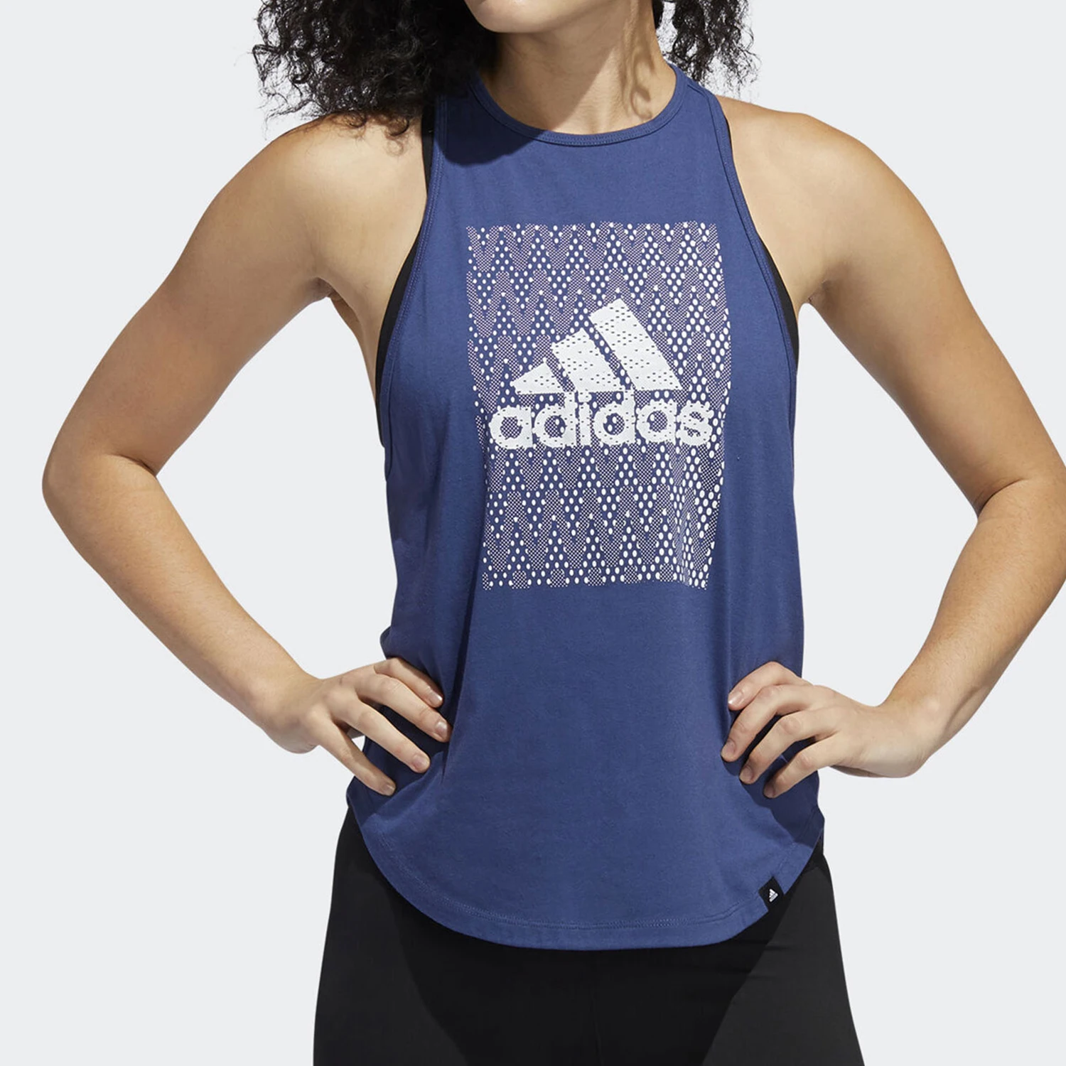 Женская дышащая трикотажная футболка-жилет Adidas Originals с круглым вырезом в стиле ретро FQ2327
Женская дышащая трикотажная футболка-жилет Adidas Originals с круглым вырезом в стиле ретро FQ2327