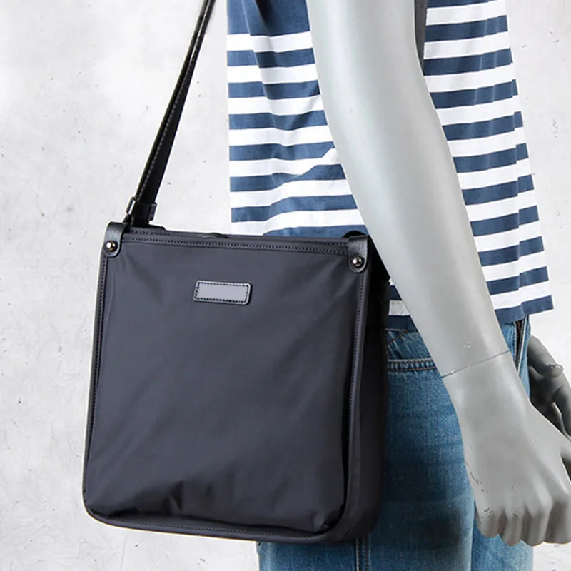 2025 new shoulder bag canvas Oxford cloth men's bag crossbody bag waterproof cross span nylon briefcase
2025 new shoulder bag canvas Oxford cloth men's bag crossbody bag waterproof cross span nylon briefcase