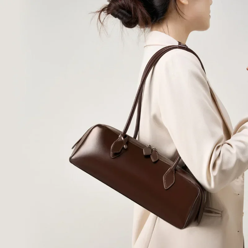 Korean Style Red Leather Shoulder Bag Women 2025 Fashion Crossbody Purse Large Capacity
Korean Style Red Leather Shoulder Bag Women 2025 Fashion Crossbody Purse Large Capacity