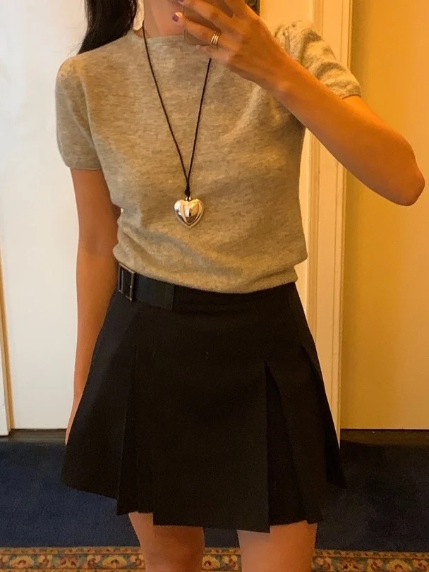 Korean Style High Waist Asymmetrical Pleated Skirt for Young Women Commute Zipper Design Wool Blend Fabric A-Line Skirt
Korean Style High Waist Asymmetrical Pleated Skirt for Young Women Commute Zipper Design Wool Blend Fabric A-Line Skirt