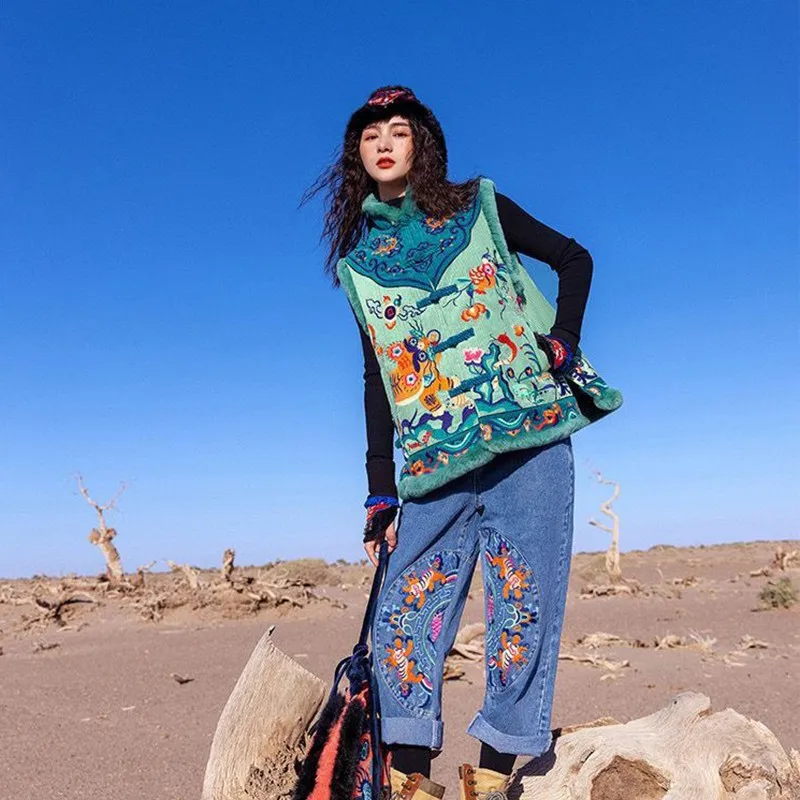 2023 New Arrival Autumn Winter Arts Style Women Casual Loose Floral Embroidery Single Breasted Cotton Corduroy Vest Coat P631
2023 New Arrival Autumn Winter Arts Style Women Casual Loose Floral Embroidery Single Breasted Cotton Corduroy Vest Coat P631
