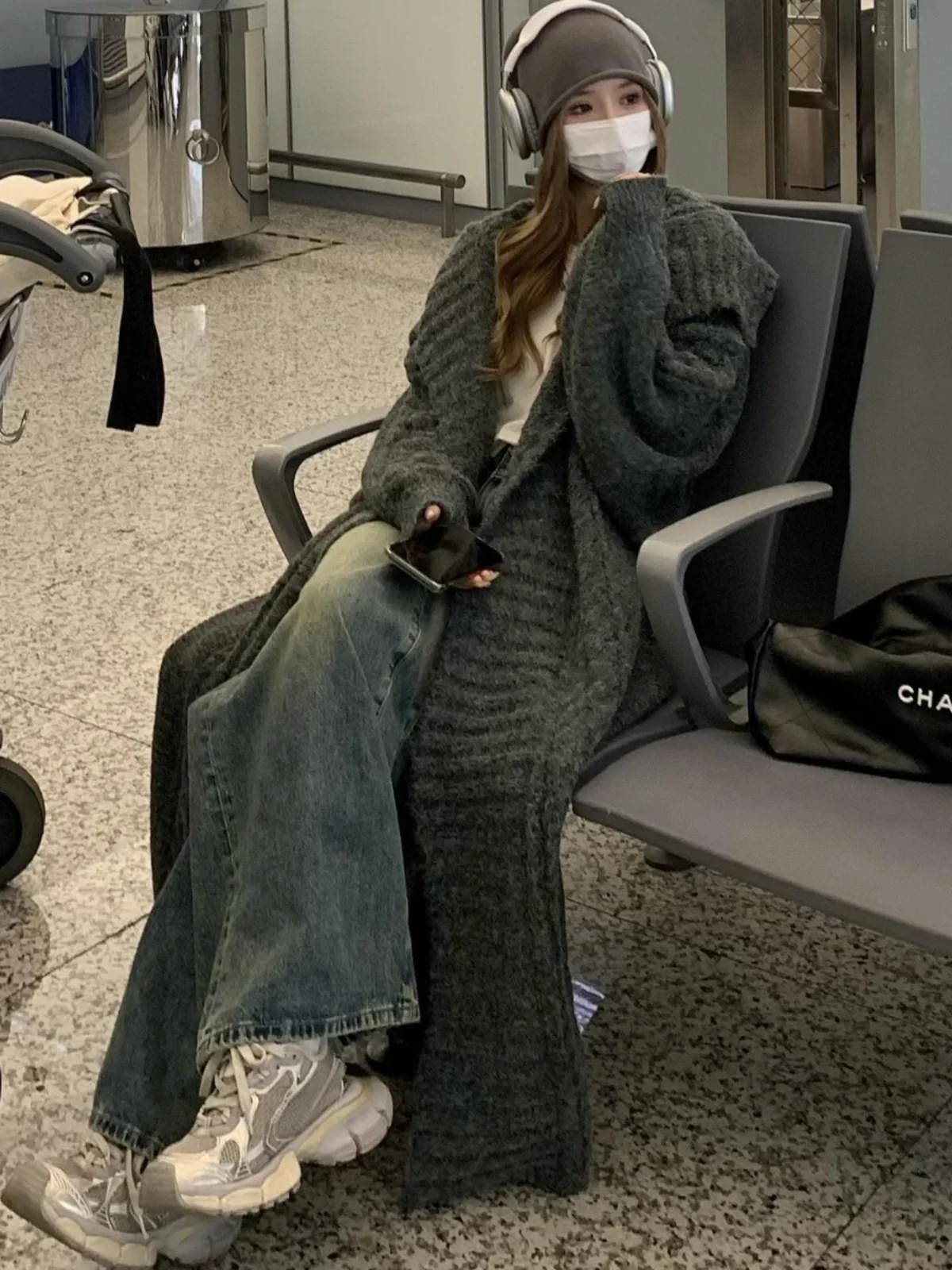 Autumn Winter New Knitted Sweater Cardigan Thick Outerwear Women over Knee Super Long Korean Loose plus Size Sweater Coat
Autumn Winter New Knitted Sweater Cardigan Thick Outerwear Women over Knee Super Long Korean Loose plus Size Sweater Coat