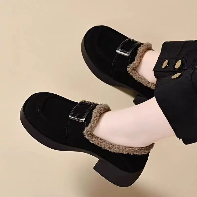 Women's Thick-soled Loafers Plus Velvet Winter New Cotton Shoes Medium Heel Thick Heel Outdoor Casual Shoes Retro Furry Shoes
Women's Thick-soled Loafers Plus Velvet Winter New Cotton Shoes Medium Heel Thick Heel Outdoor Casual Shoes Retro Furry Shoes