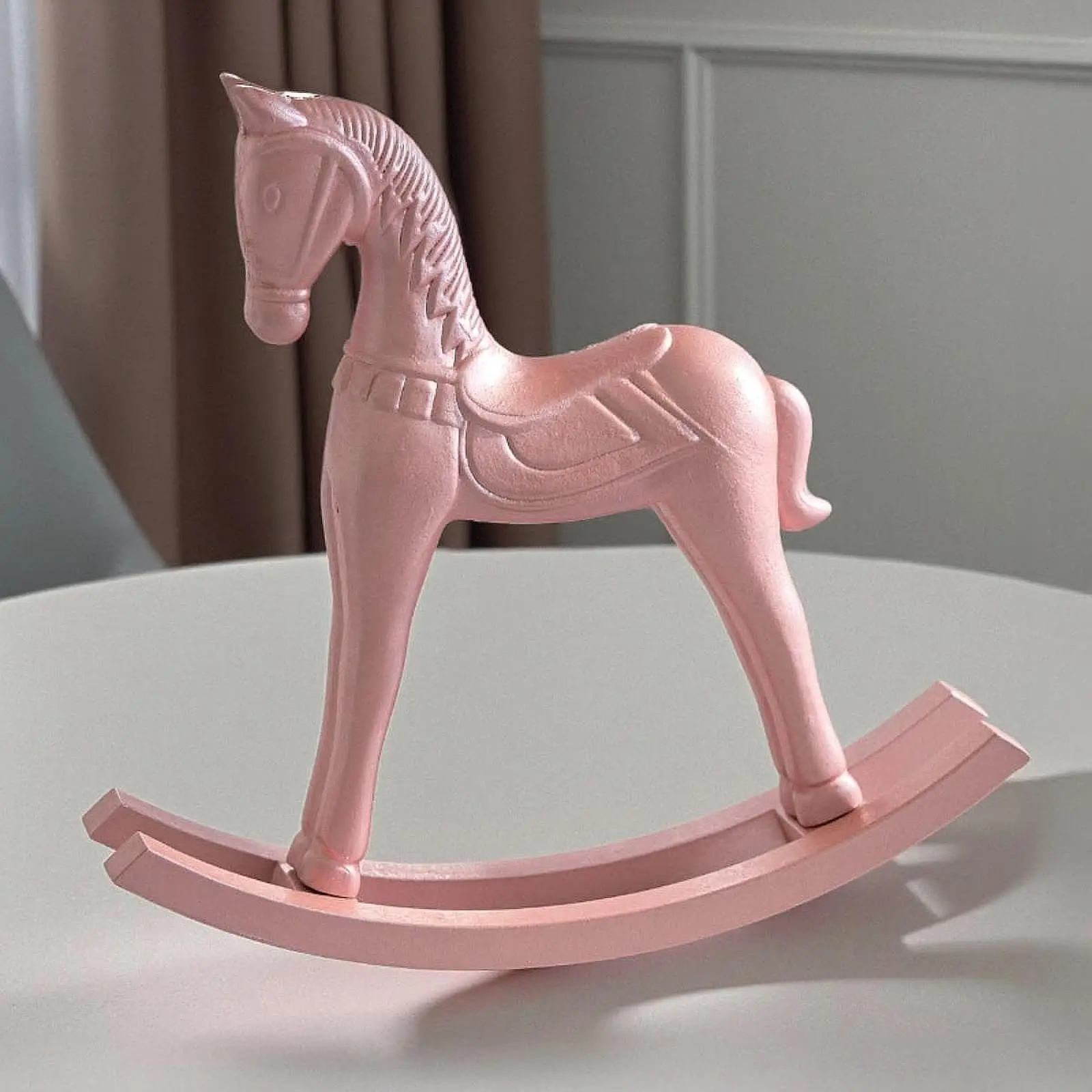 Деревянная фигурка лошади: декоративная статуэтка-качалка для стола, книжной полки, сада, прикроватной тумбочки, подарка на новоселье, праздников и магазинов
Деревянная фигурка лошади: декоративная статуэтка-качалка для стола, книжной полки, сада, прикроватной тумбочки, подарка на новоселье, праздников и магазинов