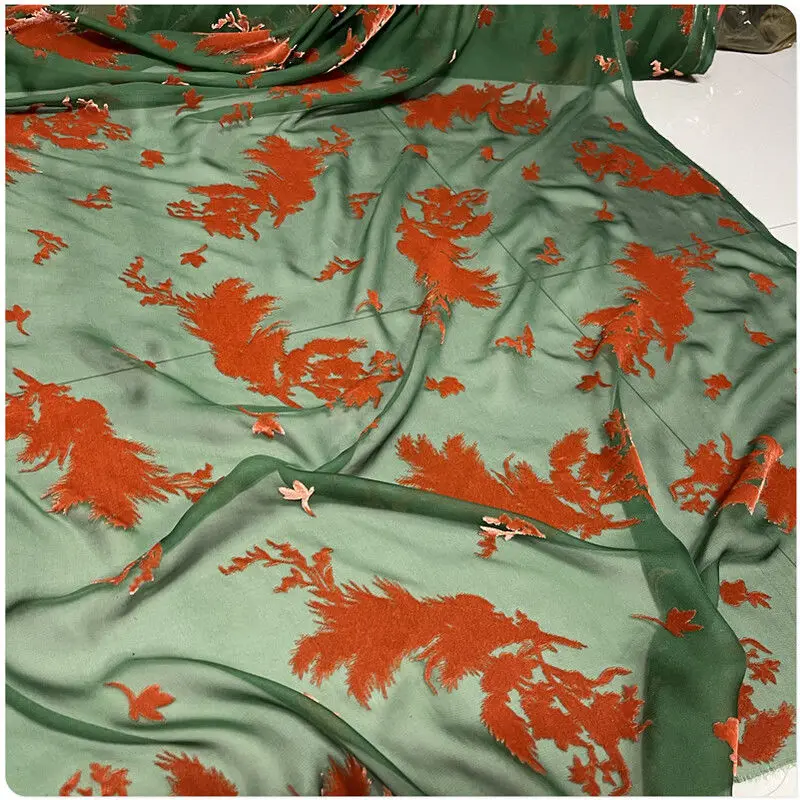 Темно-зеленое полое шелковое бархатное платье, рубашка Cheongsam, шаль с короткими рукавами, одежда
Темно-зеленое полое шелковое бархатное платье, рубашка Cheongsam, шаль с короткими рукавами, одежда