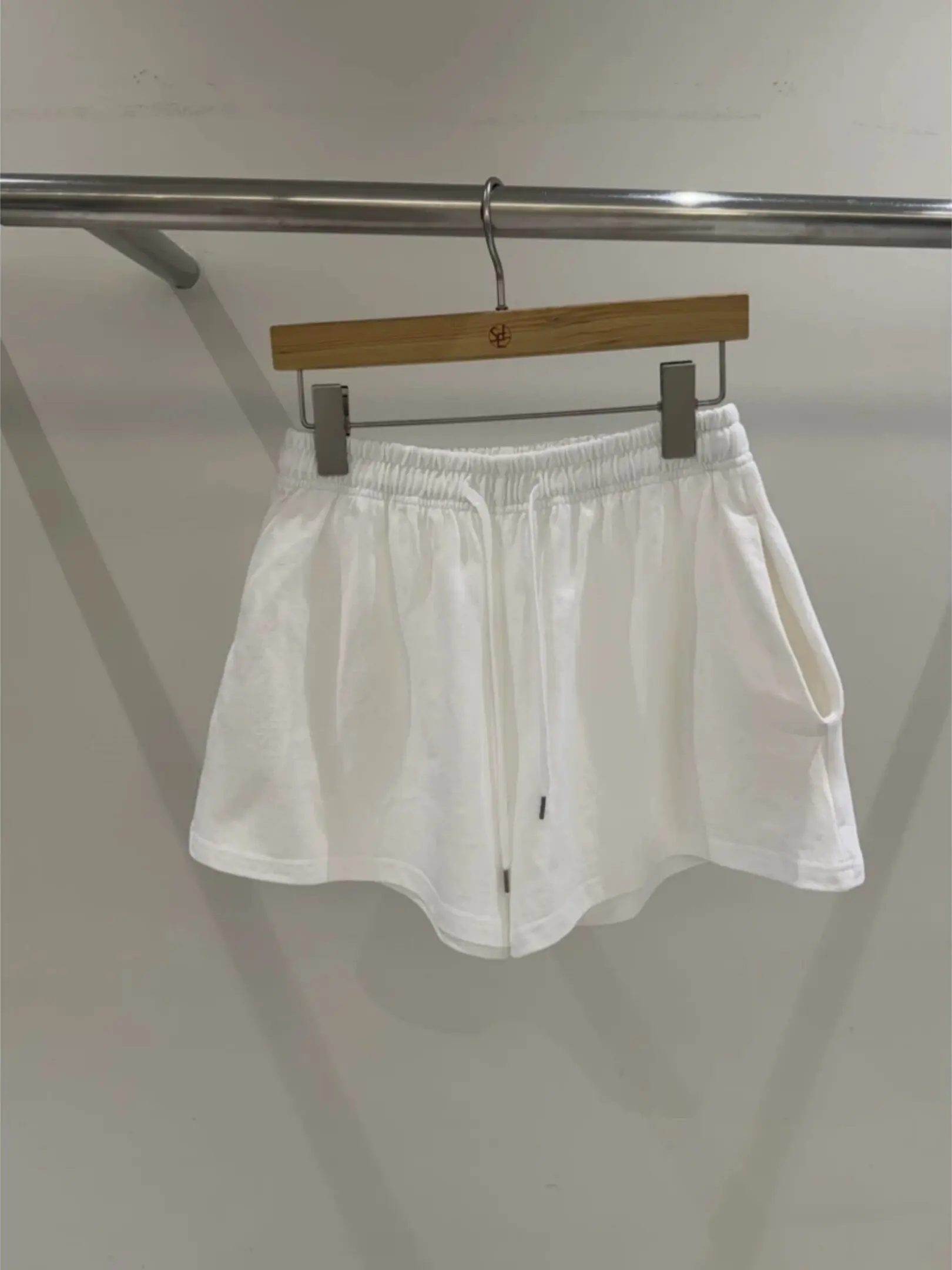 Loose Wide Leg Short Pants Women's plus Size Drawstring Casual Sporty Hot Pants Elastic Waist High Waist Summer Commute Style
Loose Wide Leg Short Pants Women's plus Size Drawstring Casual Sporty Hot Pants Elastic Waist High Waist Summer Commute Style