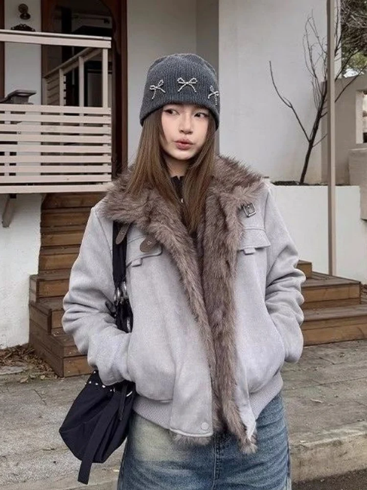 Американское утепленное хлопковое пальто в стиле High Street, зимнее, теплое, свободного кроя, с воротником-стойкой, для пар, с меховой подкладкой, женское пальто
Американское утепленное хлопковое пальто в стиле High Street, зимнее, теплое, свободного кроя, с воротником-стойкой, для пар, с меховой подкладкой, женское пальто