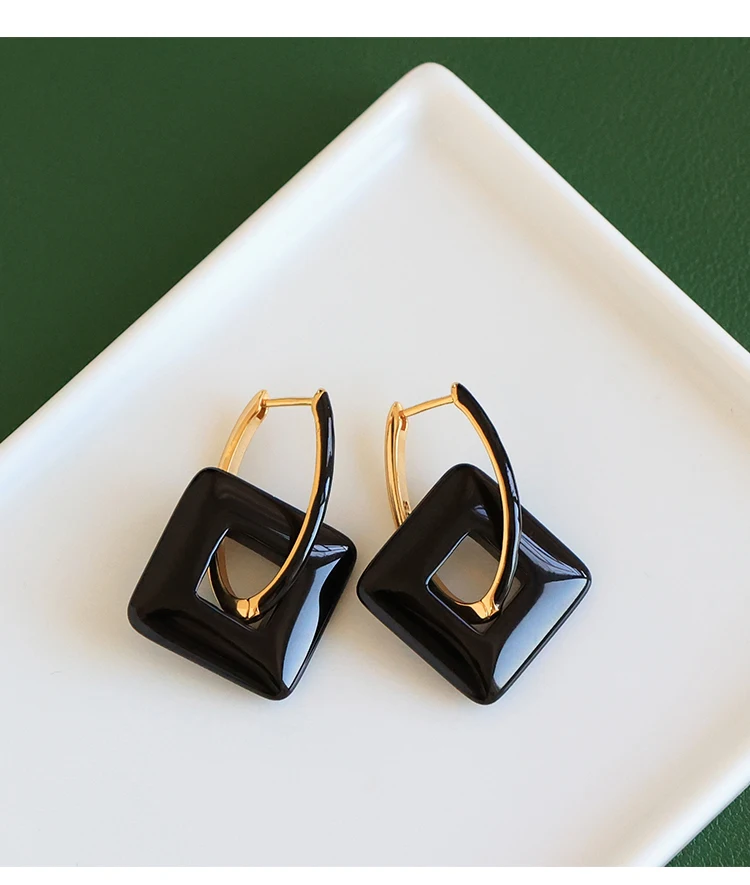 Natural Black Agate Earrings Women's S925 Sterling Silver Geometric Earrings Niche Design
Natural Black Agate Earrings Women's S925 Sterling Silver Geometric Earrings Niche Design