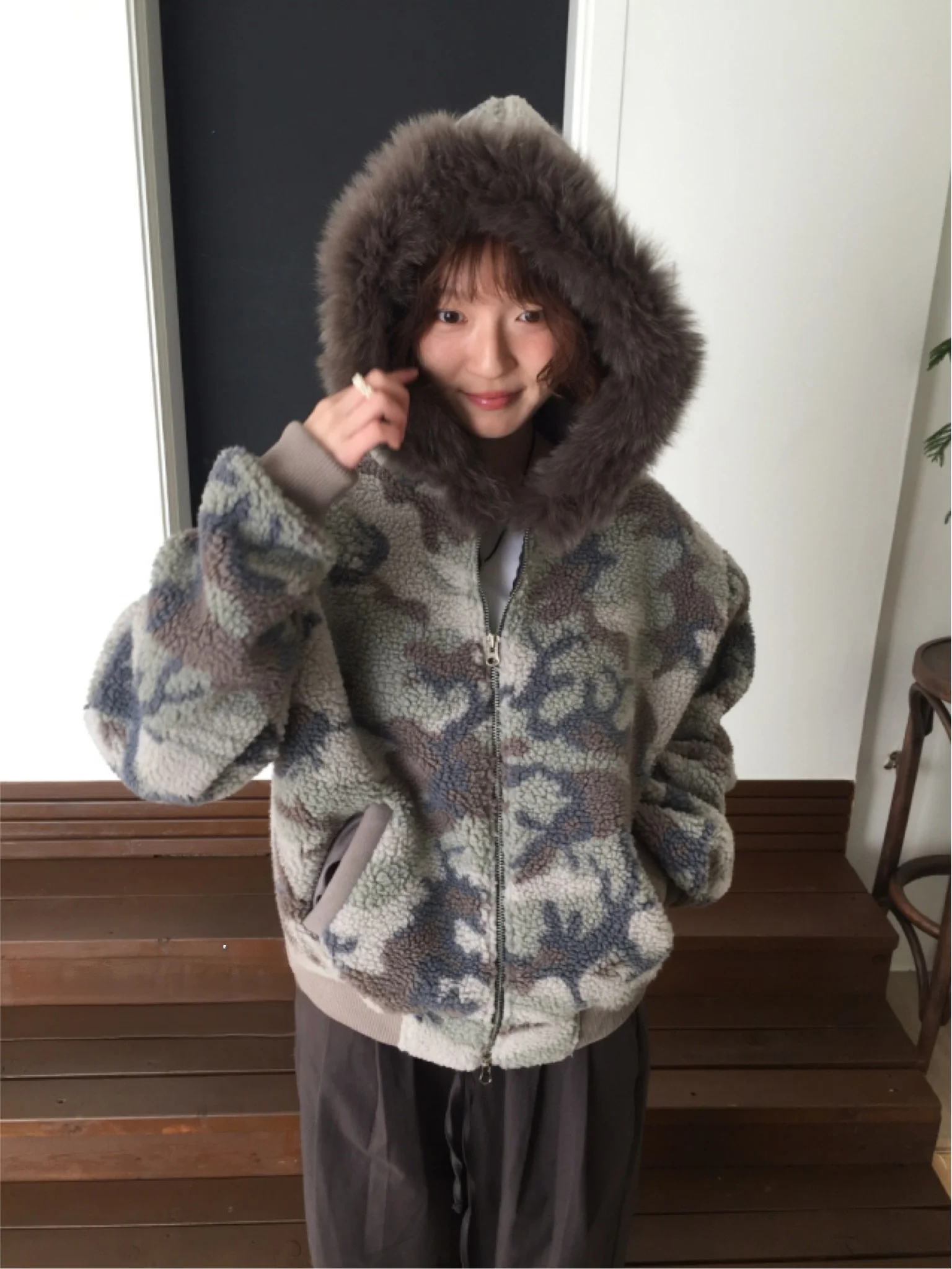 Retro Style Camouflage Lamb Fur Collar Thick Warm Winter Jacket Unique SEI Women's Casual All-Match Coat with Hat Zipper Closure
Retro Style Camouflage Lamb Fur Collar Thick Warm Winter Jacket Unique SEI Women's Casual All-Match Coat with Hat Zipper Closure
