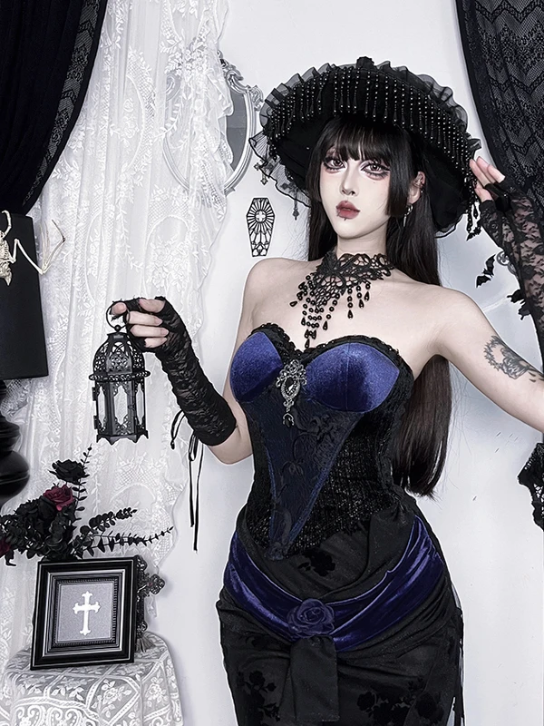 Gothic Sle loween Lace Crop Top Women's Subculture Sexy Spicy Girl Outerwear Strap Vest ort Length Original Design
Gothic Sle loween Lace Crop Top Women's Subculture Sexy Spicy Girl Outerwear Strap Vest ort Length Original Design