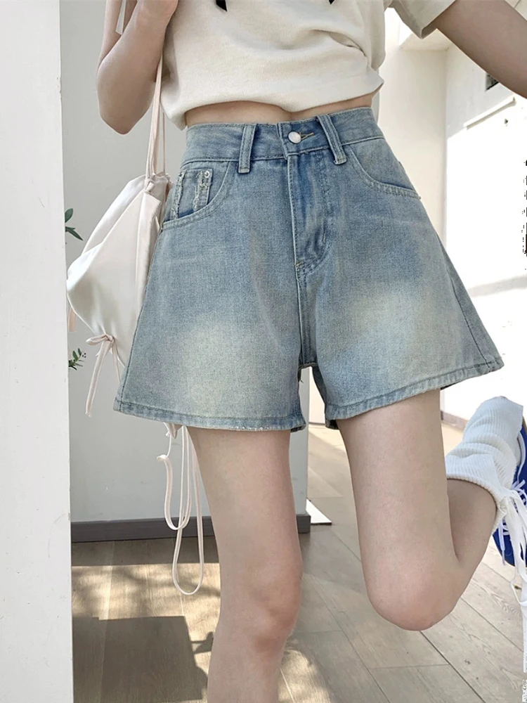 Retro High Waist Slim Denim Women Shorts Summer New Casual Loose Woman Shorts Simple Basic Fashion A-line Shorts Female Chicly
Retro High Waist Slim Denim Women Shorts Summer New Casual Loose Woman Shorts Simple Basic Fashion A-line Shorts Female Chicly
