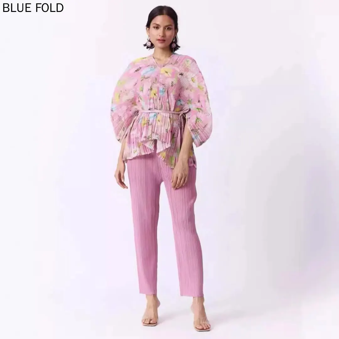 2025 New Top Quality ISSEY Pleated Fashion Printed Top Pants Stretch Large Size Temperament Women's Two Piece Set
2025 New Top Quality ISSEY Pleated Fashion Printed Top Pants Stretch Large Size Temperament Women's Two Piece Set