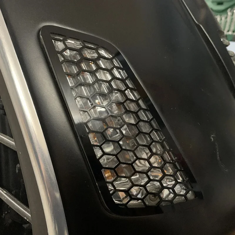 Motorcycle Turn Signal Tail Light Grill Cover for Vespa GTS 125 250 300 Model Front Indicator Box Cover Accessories
Motorcycle Turn Signal Tail Light Grill Cover for Vespa GTS 125 250 300 Model Front Indicator Box Cover Accessories
