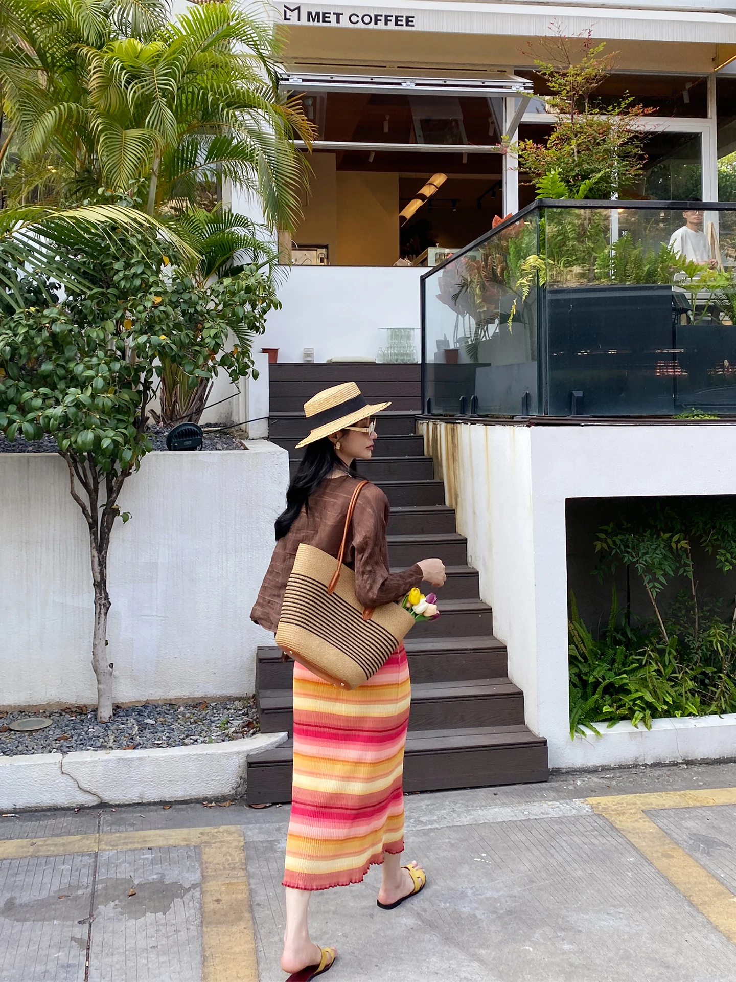 Модная длинная юбка с полосатым принтом, новая коллекция весна-лето, свободная, струящаяся, прямая, плиссированная женская юбка
Модная длинная юбка с полосатым принтом, новая коллекция весна-лето, свободная, струящаяся, прямая, плиссированная женская юбка