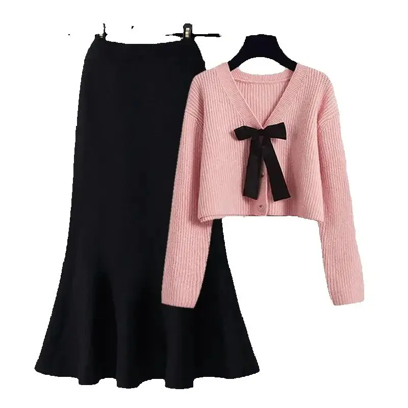 Autumn Winter Elegant Outfits New Knitted Sweater Women's V-Neck Slim Long Skirt Two Piece Set
Autumn Winter Elegant Outfits New Knitted Sweater Women's V-Neck Slim Long Skirt Two Piece Set