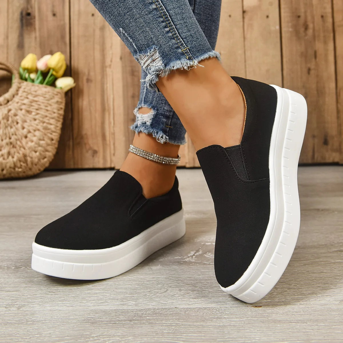 Women's Large-Sized Round-Toed Casual Sneakers Spring Thick-Soled Fashionable Comfortable Lazy People Shoes
Women's Large-Sized Round-Toed Casual Sneakers Spring Thick-Soled Fashionable Comfortable Lazy People Shoes
