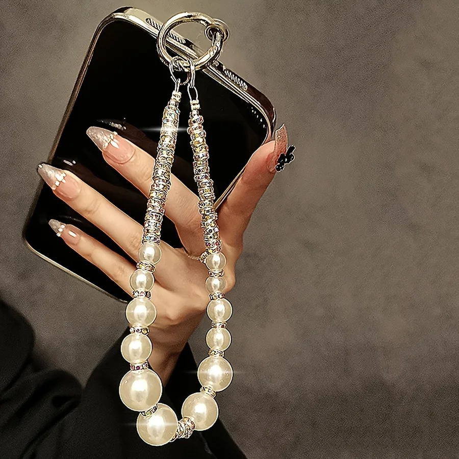 A Premium Phone Lanyard with Diamonds, a Handcrafted Beaded Short Chain, Featuring a High-End Feel with Rhinestone Pendants, Sui
A Premium Phone Lanyard with Diamonds, a Handcrafted Beaded Short Chain, Featuring a High-End Feel with Rhinestone Pendants, Sui