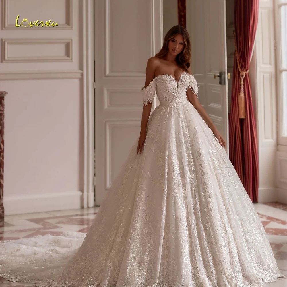 Loverxu Ball Gown Exquisite Wedding Dresses Sweetheart Off The Shoulder Vestido De Novia Lace Embroidery Custom Made Bridal Gown
Loverxu Ball Gown Exquisite Wedding Dresses Sweetheart Off The Shoulder Vestido De Novia Lace Embroidery Custom Made Bridal Gown