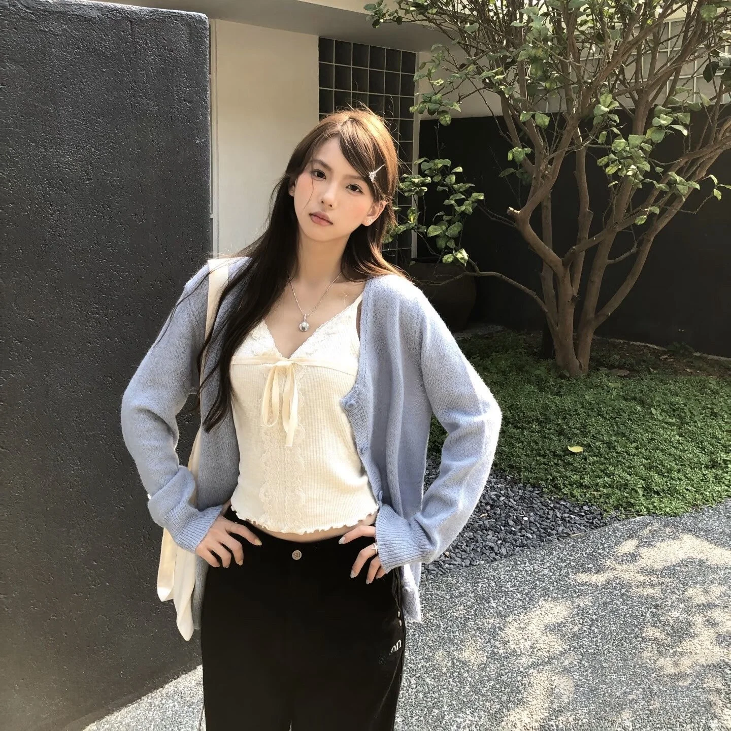 Korean Style Simple Knitted Lace Trim Open Cardigan Women's Autumn Slimming Versatile V-Neck Slant Buckle Top Two-Piece Set
Korean Style Simple Knitted Lace Trim Open Cardigan Women's Autumn Slimming Versatile V-Neck Slant Buckle Top Two-Piece Set
