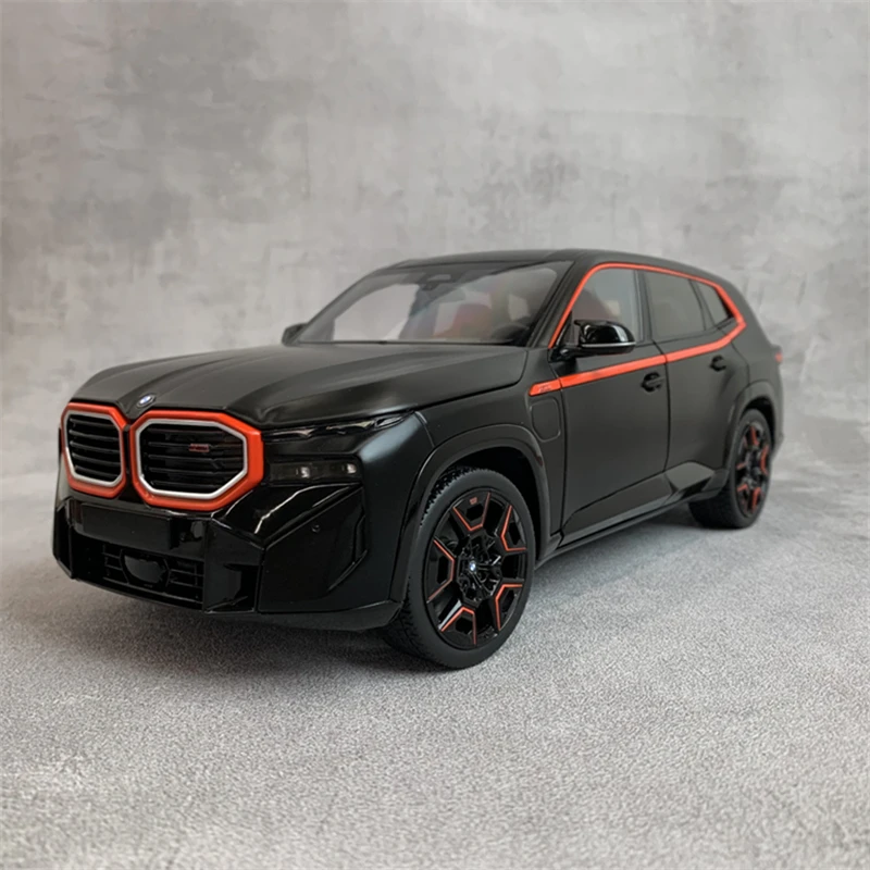 1:24 The XM SUV Alloy Sports Car Model Diecasts Metal Racing Car Model High Simulation Sound and Light Collection Kids Toys Gift
1:24 The XM SUV Alloy Sports Car Model Diecasts Metal Racing Car Model High Simulation Sound and Light Collection Kids Toys Gift