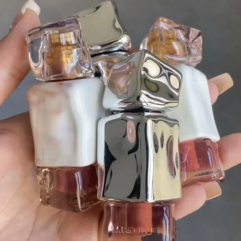 Mistine Lipstick Lip Gloss Water Light Matte Lip Glaze Long-lasting Nourishing Waterproof Korea Makeup Rare Beauty Cosmetics
Mistine Lipstick Lip Gloss Water Light Matte Lip Glaze Long-lasting Nourishing Waterproof Korea Makeup Rare Beauty Cosmetics