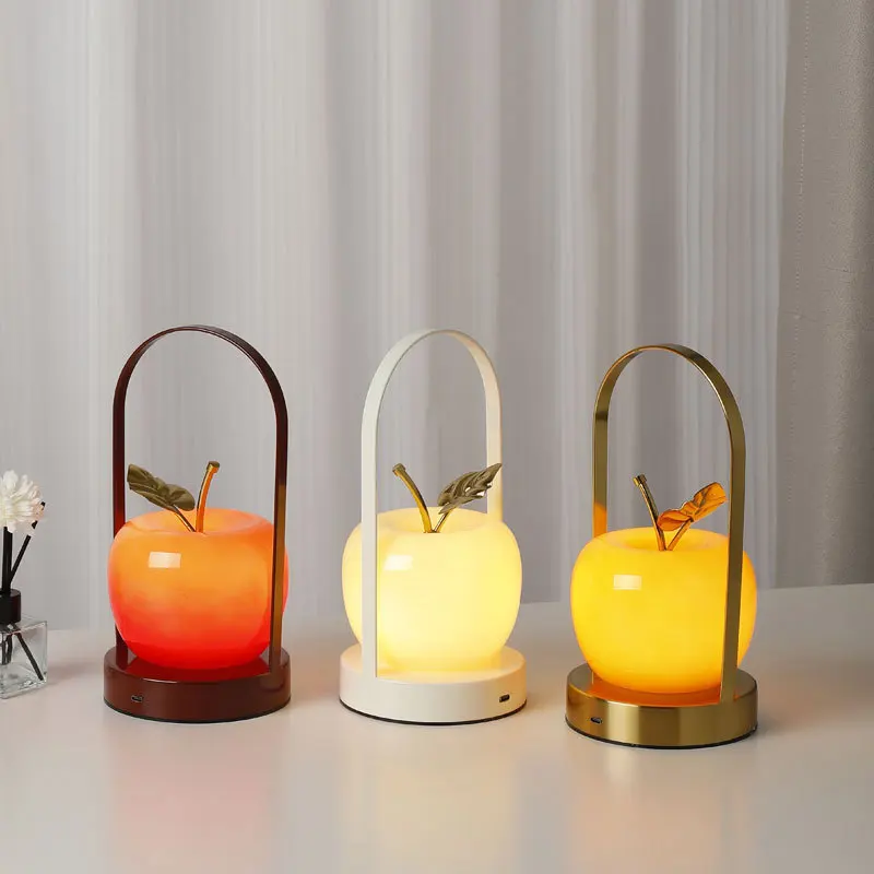 Ручные ночные напольные светильники Портативная зарядка Защита глаз Настольные лампы Открытый кемпинг Атмосфера Apple Glass Светодиодные настольные лампы
Ручные ночные напольные светильники Портативная зарядка Защита глаз Настольные лампы Открытый кемпинг Атмосфера Apple Glass Светодиодные настольные лампы
