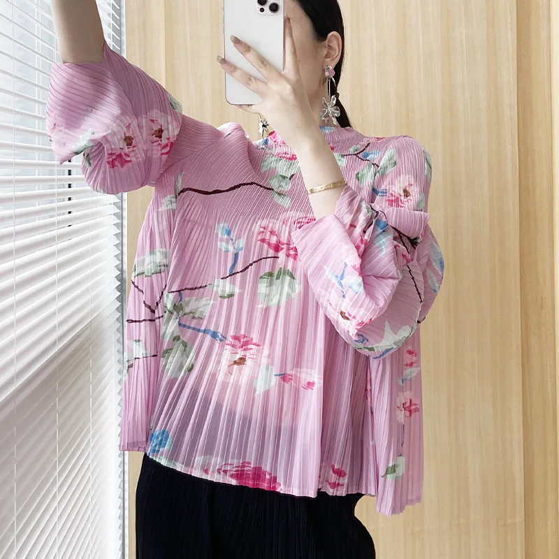 Miyake Women's Clothing Pleated Top 2023 Spring/Summer Bubble Sleeve Versatile Round Neck Fashion Casual Slim Style T-shirt
Miyake Women's Clothing Pleated Top 2023 Spring/Summer Bubble Sleeve Versatile Round Neck Fashion Casual Slim Style T-shirt
