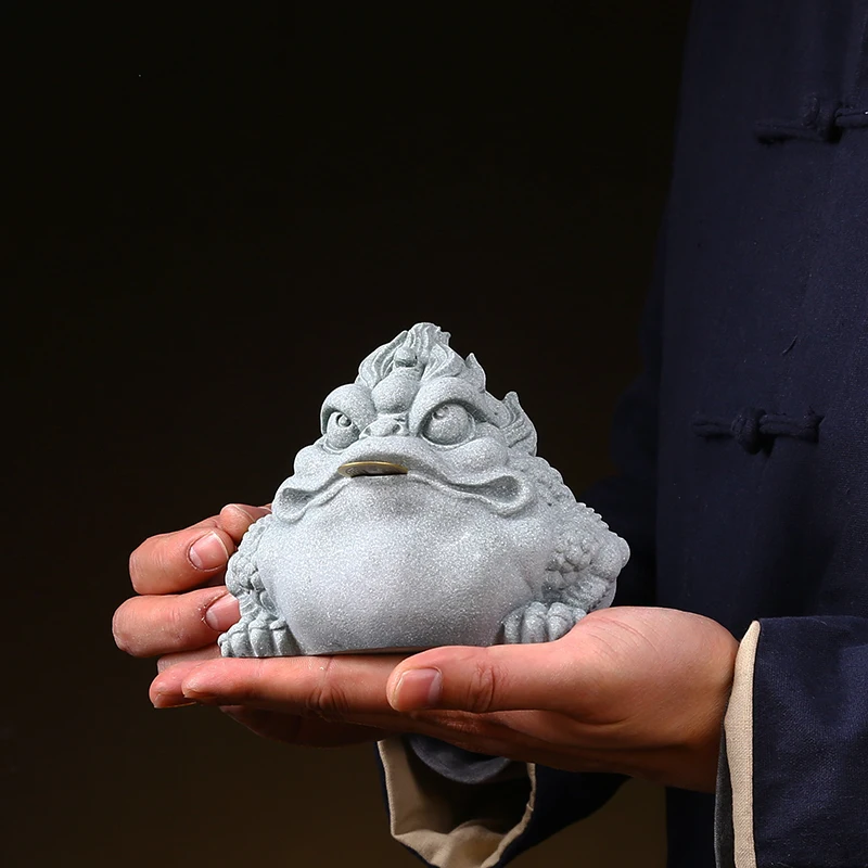 Green Sandstone Toad Ornaments Lucky Tripod Toad Can Cultivate Tea Pet Living Room Office Decoration Shop Opening Gift Feng Shui
Green Sandstone Toad Ornaments Lucky Tripod Toad Can Cultivate Tea Pet Living Room Office Decoration Shop Opening Gift Feng Shui
