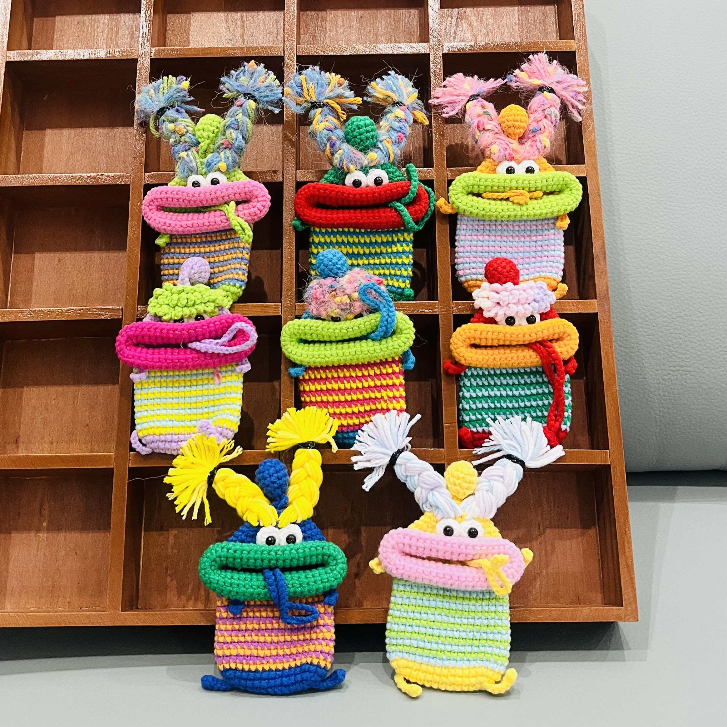 1 шт., креативная кукла с колбасным ртом, серия, вязаная крючком сумка, брелок для ключей от машины, ручная работа, вязаная сумка, держатель для ключей, брелоки
1 шт., креативная кукла с колбасным ртом, серия, вязаная крючком сумка, брелок для ключей от машины, ручная работа, вязаная сумка, держатель для ключей, брелоки