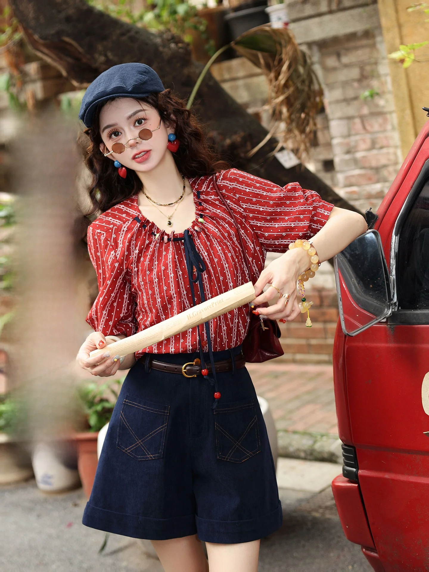 Loose Striped Beaded Women's Shirt Coralline Sea Bottom 2026 New Summer Short Sleeve Tie Waist Vintage Style Casual Shirt
Loose Striped Beaded Women's Shirt Coralline Sea Bottom 2026 New Summer Short Sleeve Tie Waist Vintage Style Casual Shirt