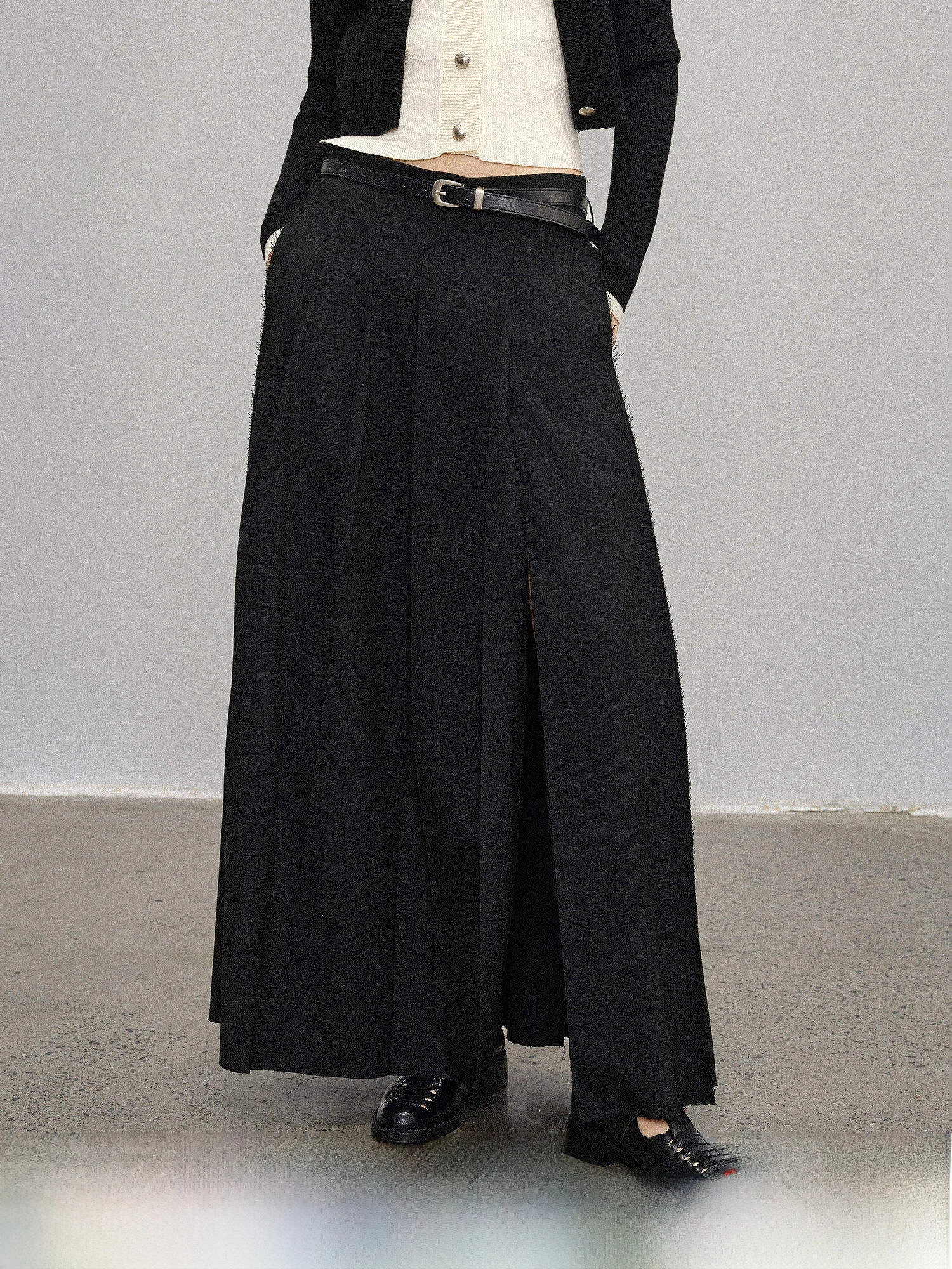 Comfortable High Waist Pleated Skirt Women's Fashion Spring New Arrival A-Line Midi Skirt Versatile Polyester Fiber Skirt
Comfortable High Waist Pleated Skirt Women's Fashion Spring New Arrival A-Line Midi Skirt Versatile Polyester Fiber Skirt