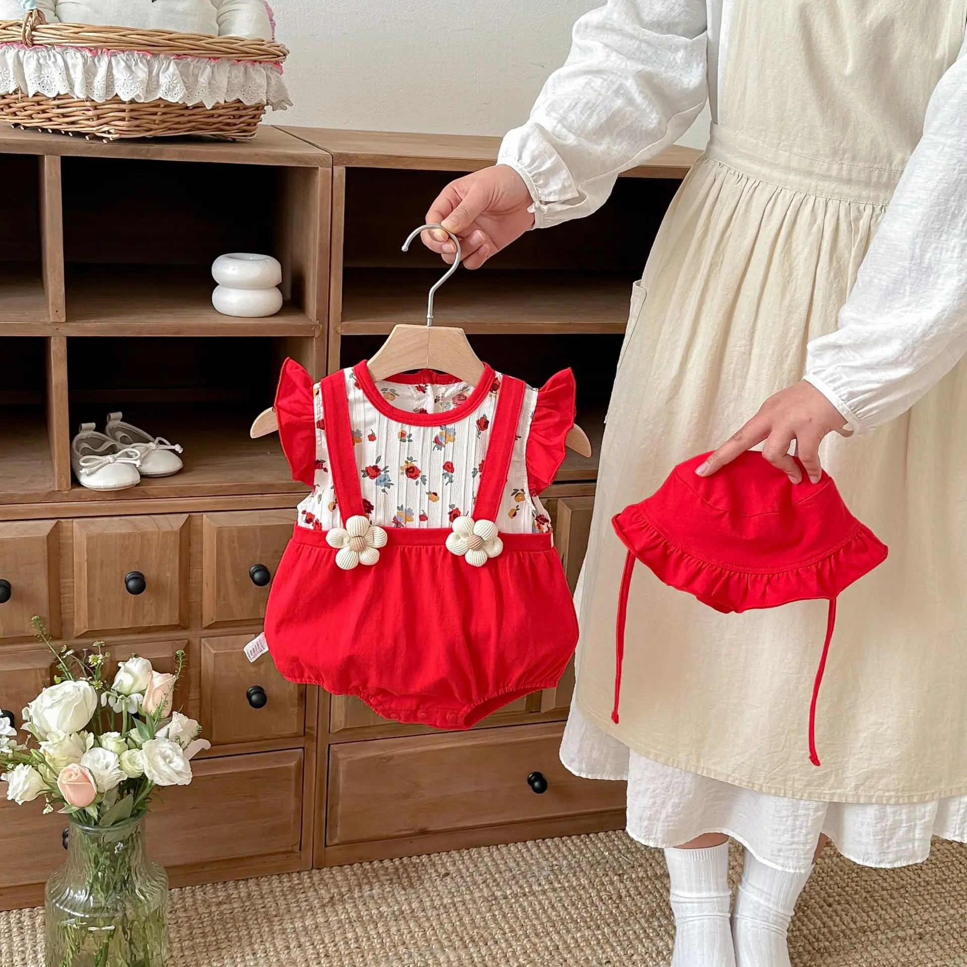 Full Moon Baby Clothes, Summer Clothes, Cute and Sweet Bags, Fart Clothes, Newborn Baby Girl's Hundred Day Old Red Dress
Full Moon Baby Clothes, Summer Clothes, Cute and Sweet Bags, Fart Clothes, Newborn Baby Girl's Hundred Day Old Red Dress
