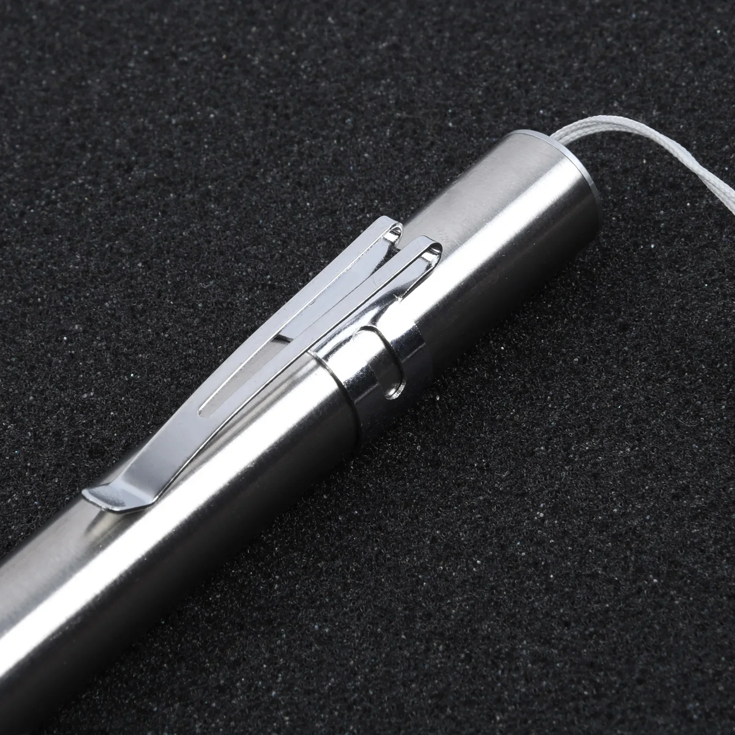 1pc Pen Flashlight Stainless Steel Built In 08570 Lithium Battery USB Cable Charged Small Size Like Pen For Outdoor Using
1pc Pen Flashlight Stainless Steel Built In 08570 Lithium Battery USB Cable Charged Small Size Like Pen For Outdoor Using