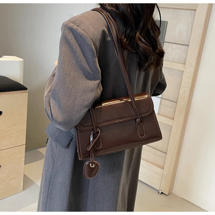 Women's Casual Crossbody Bag for Spring and Autumn Daily Commute Shoulder Bag Stylish and Versatile
Women's Casual Crossbody Bag for Spring and Autumn Daily Commute Shoulder Bag Stylish and Versatile