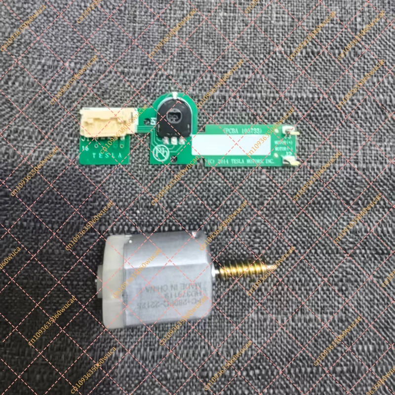 2017+ Charging Cover Motor Circuit Board Replacement Part for Tesla Model S X, Solve Charging Door Cannot Open Fault
2017+ Charging Cover Motor Circuit Board Replacement Part for Tesla Model S X, Solve Charging Door Cannot Open Fault