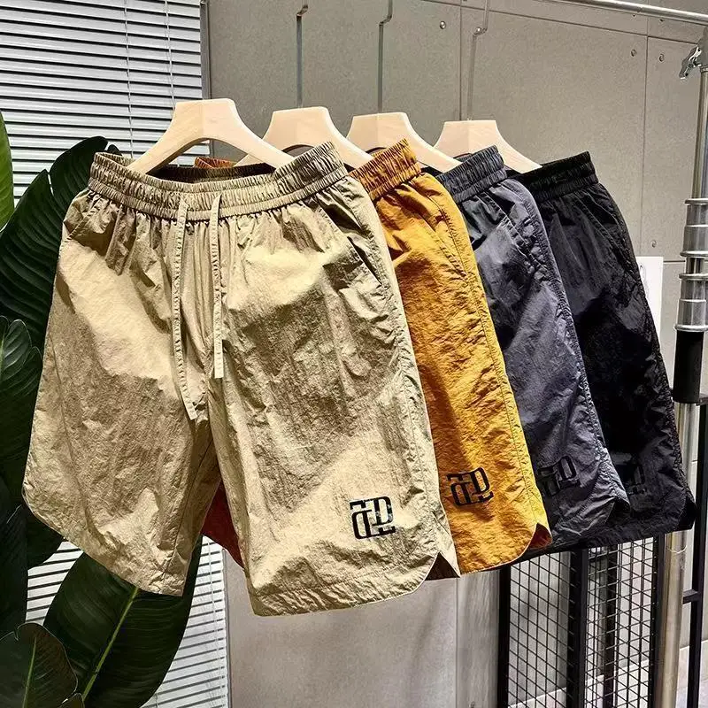 Мужские свободные шорты на шнурке, быстросохнущие, тонкие, пляжные, повседневные, спортивные, серого цвета, весна 2026, из других материалов
Мужские свободные шорты на шнурке, быстросохнущие, тонкие, пляжные, повседневные, спортивные, серого цвета, весна 2026, из других материалов