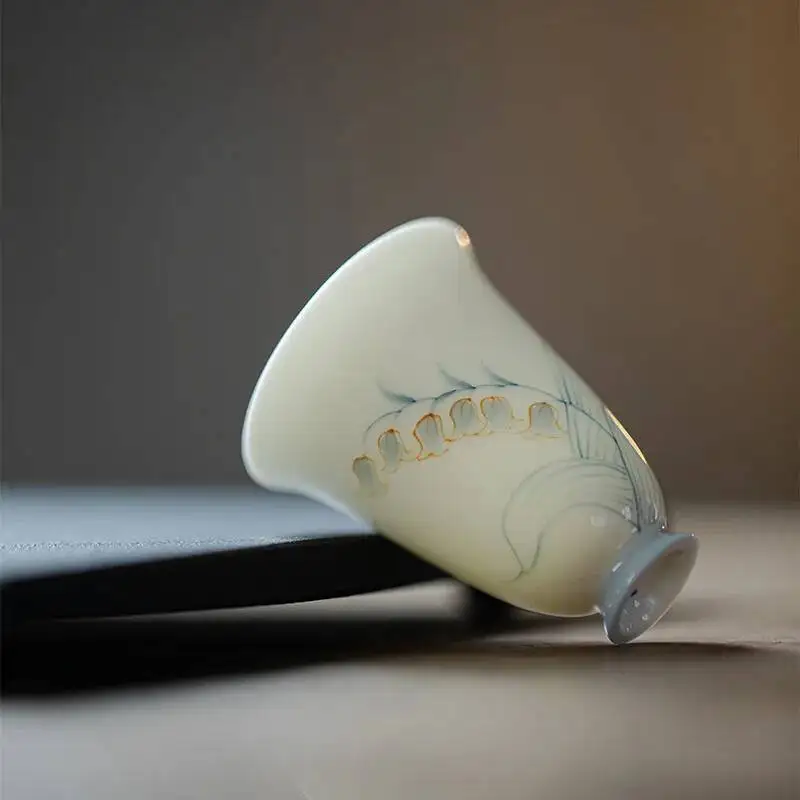 Jade Clay Blue and White Incense Cup Kung Fu Teacup Hand-painted Tasting Cup Orchid Bell Flower Single Small Cup
Jade Clay Blue and White Incense Cup Kung Fu Teacup Hand-painted Tasting Cup Orchid Bell Flower Single Small Cup
