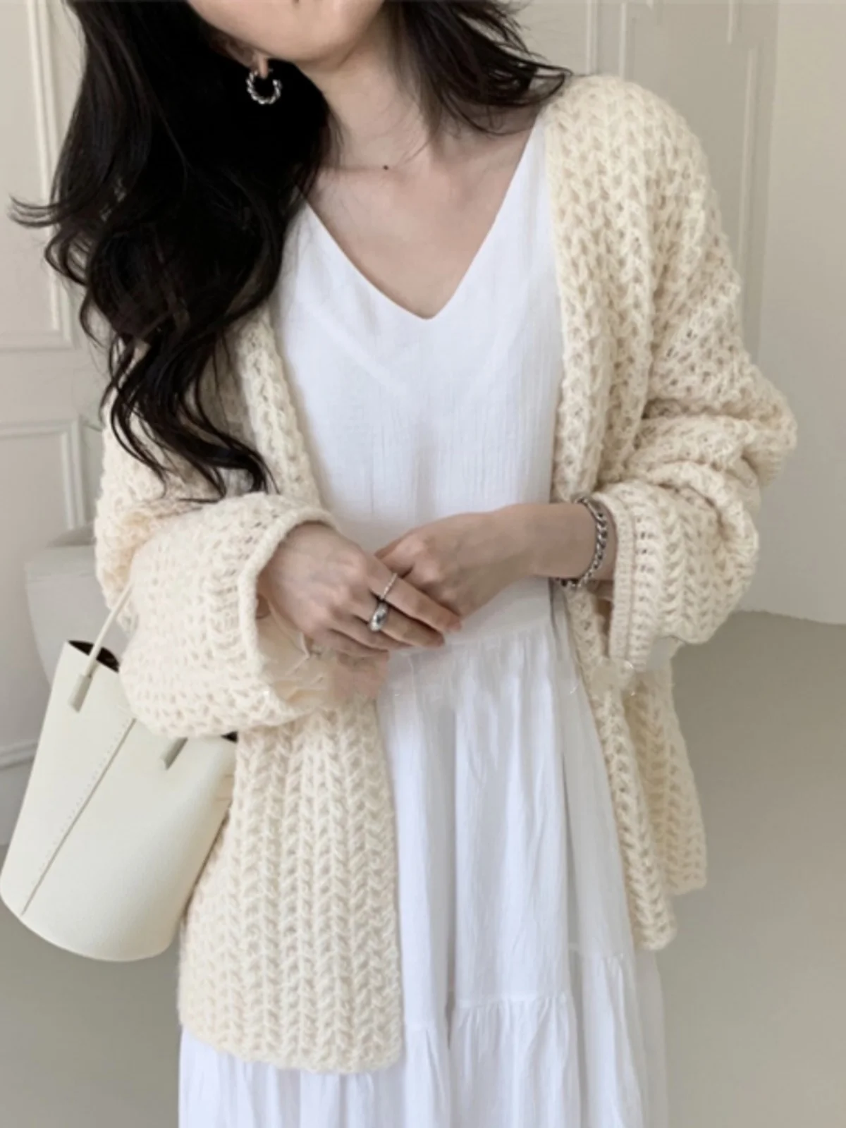 Мягкий уютный однотонный вязаный открытый кардиган, женский весенне-осенний свободный свитер Fufu Lazy, джет, элитный свободный топ
Мягкий уютный однотонный вязаный открытый кардиган, женский весенне-осенний свободный свитер Fufu Lazy, джет, элитный свободный топ