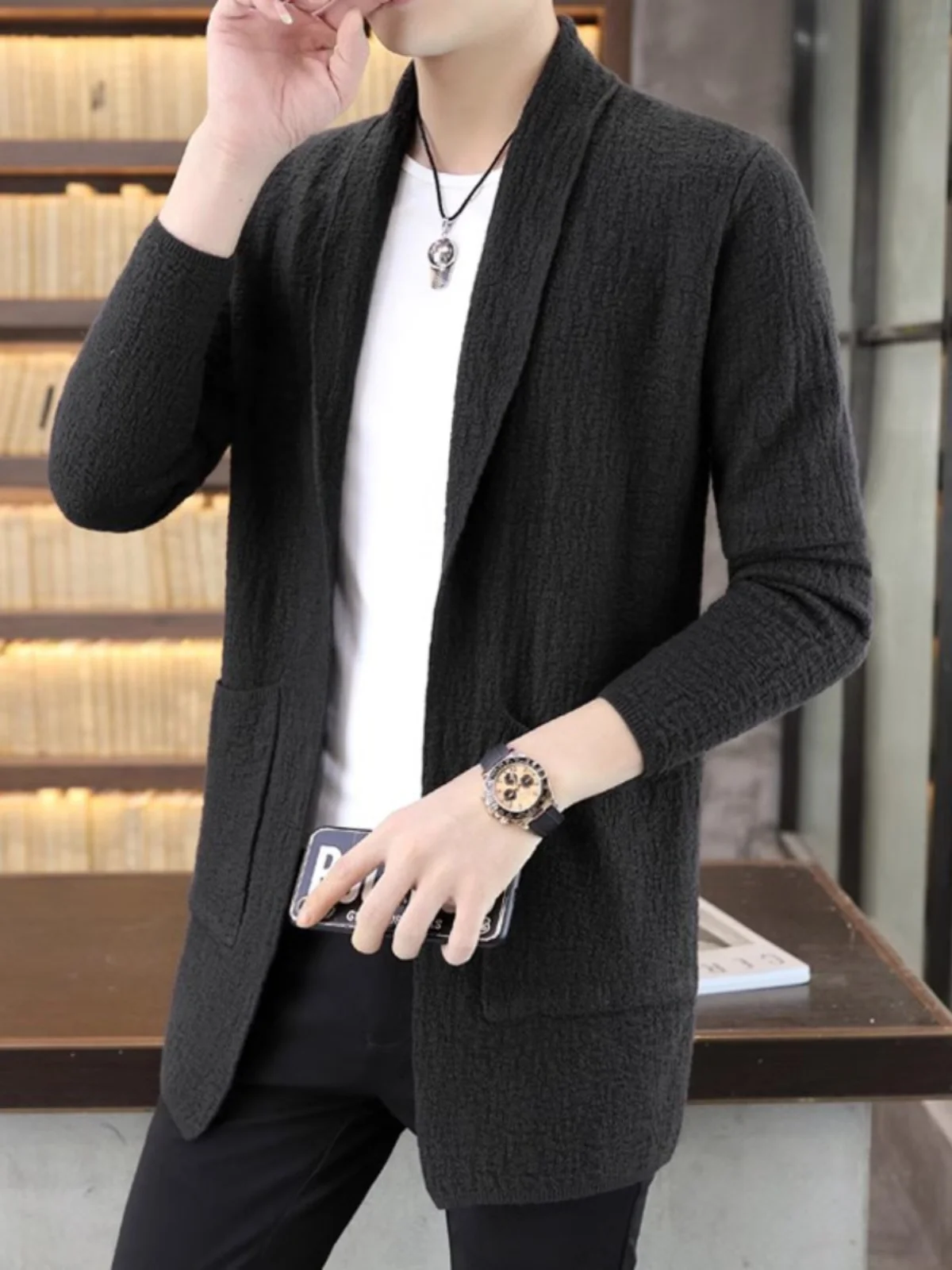 Мужской вязаный кардиган с длинным рукавом и V-образным вырезом, осенний модный повседневный деловой свитер средней длины, молодежный трендовый жакет-накидка
Мужской вязаный кардиган с длинным рукавом и V-образным вырезом, осенний модный повседневный деловой свитер средней длины, молодежный трендовый жакет-накидка