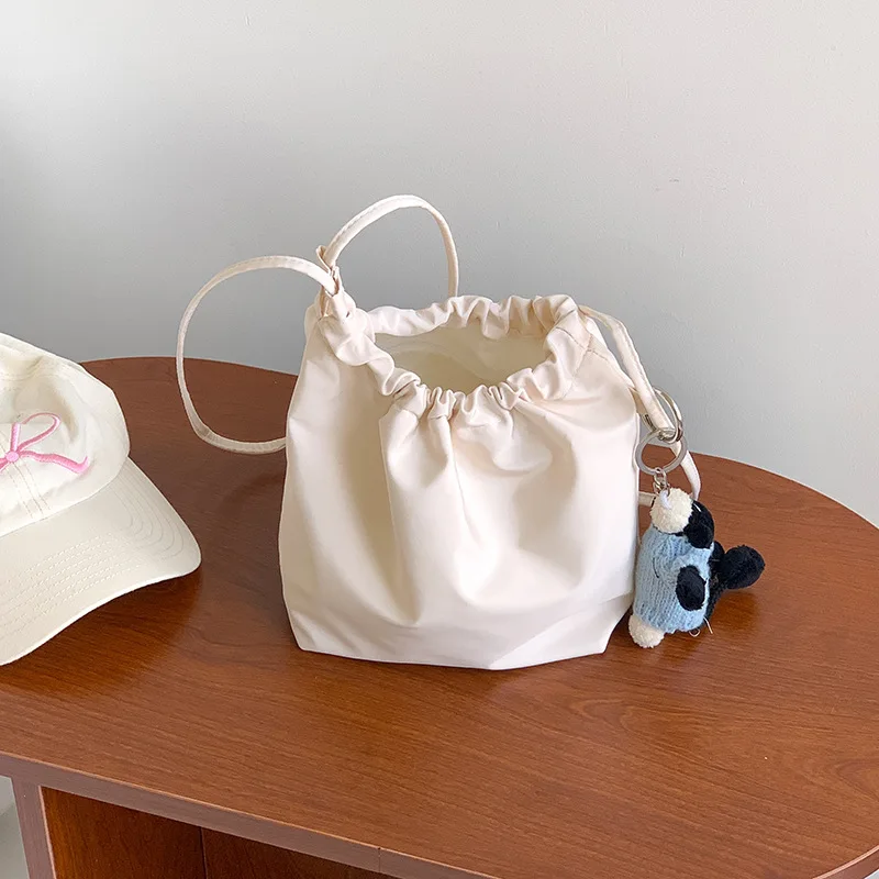 Women Handbags Shoulder Bag Crossbody Fashion Messenger Casual 2025 Summer New Nylon Bucket Drawstring Girls Sac Main Femme
Women Handbags Shoulder Bag Crossbody Fashion Messenger Casual 2025 Summer New Nylon Bucket Drawstring Girls Sac Main Femme