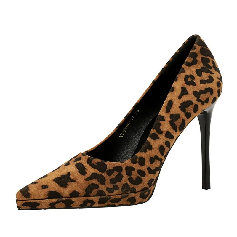 BIGTREE Women Single Shoes Platform Shallow Mouth Pointed Toe Flock 10.5CM Thin Heels Party Dress Fashion Women Shoes Leopard
BIGTREE Women Single Shoes Platform Shallow Mouth Pointed Toe Flock 10.5CM Thin Heels Party Dress Fashion Women Shoes Leopard